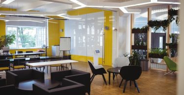 Office interior designers in Delhi planning budget workspaces